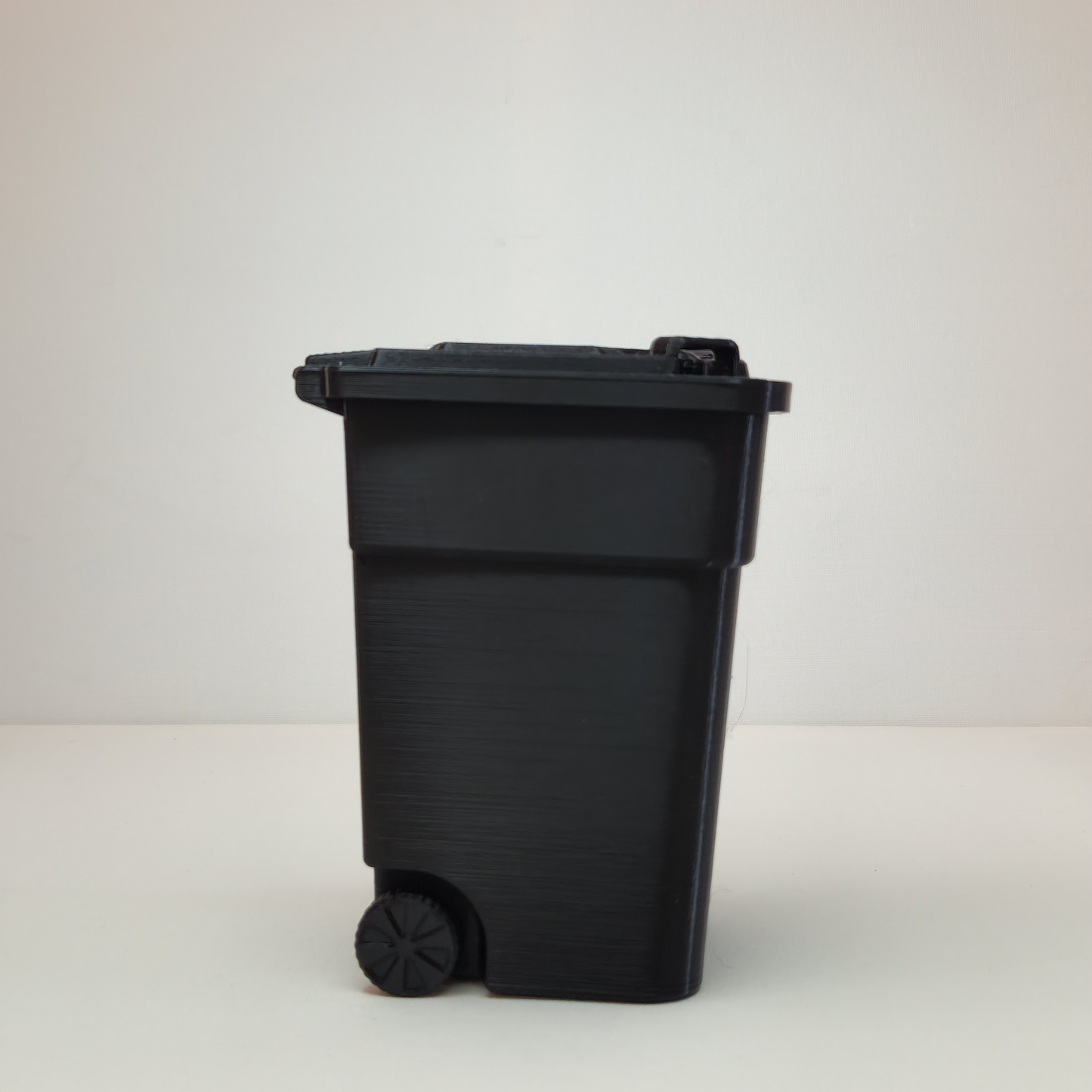 Desk bin